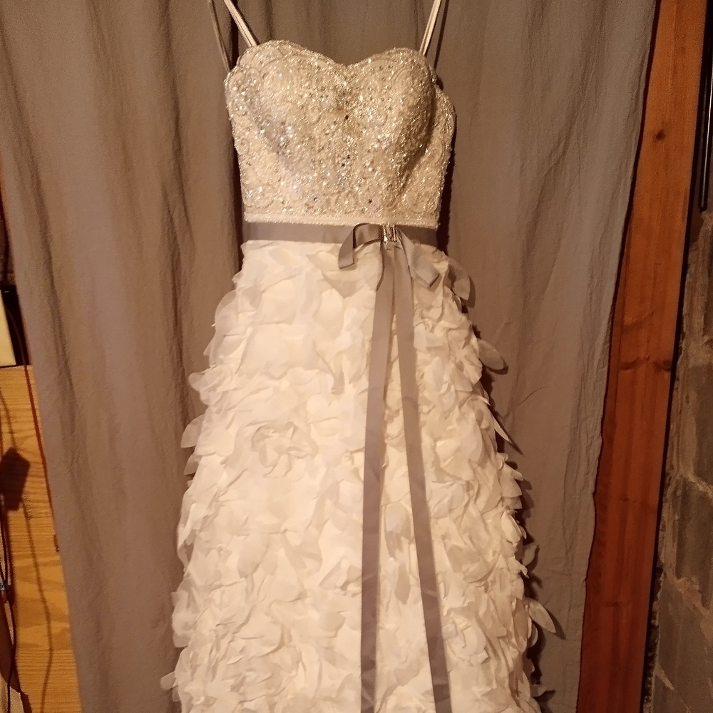 Wedding dress new